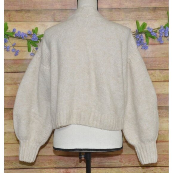E&M Beige V-Neck Balloon Sleeve Button Up Crop Cardigan Sweater Size M Neutral - Picture 5 of 8